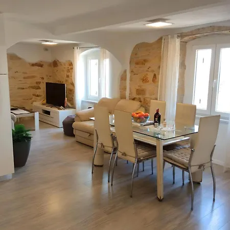 Valentino Apartman *